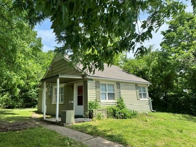 220 Corbin Street, Liberty, MO 64068 Main Photo