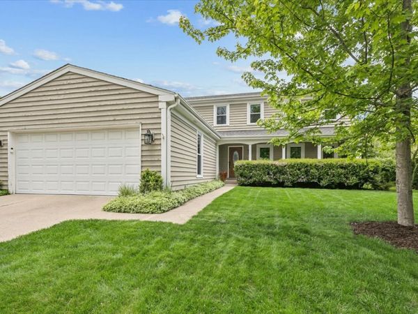 250 Wilshire Road, Lake Forest, IL 60045