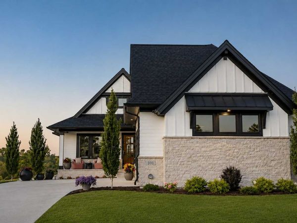 101 Spring Farm Road, North Oaks, MN 55127