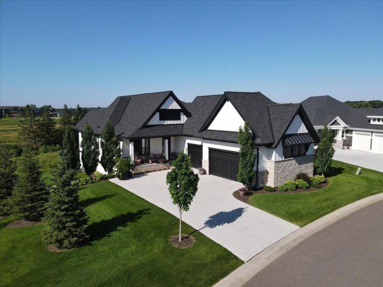 101 Spring Farm Road, North Oaks, MN 55127