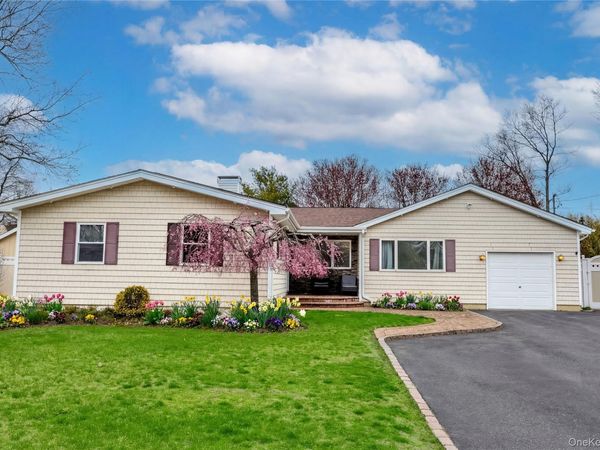 31 Halliday Road , Coram, NY 11727