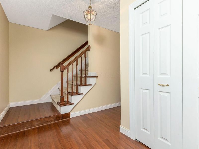 559 Waterbury Boulevard, Columbus, OH 43230 Photo 15