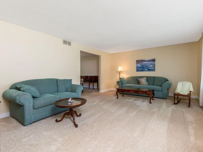 559 Waterbury Boulevard, Columbus, OH 43230 Photo 24
