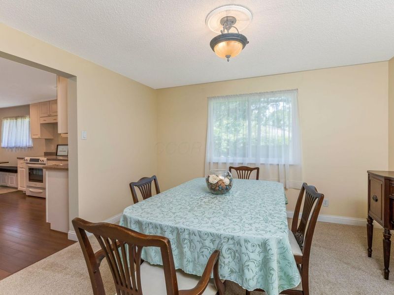 559 Waterbury Boulevard, Columbus, OH 43230 Photo 26