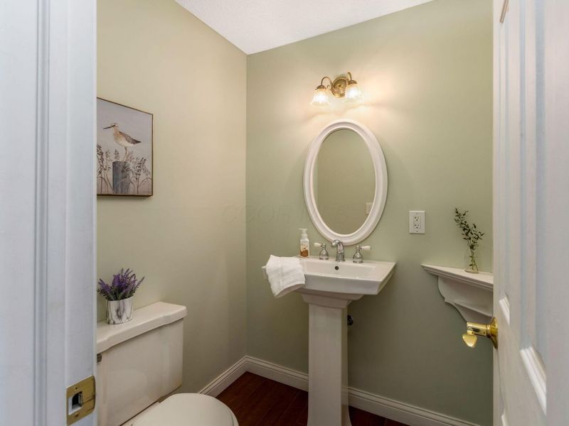 559 Waterbury Boulevard, Columbus, OH 43230 Photo 27