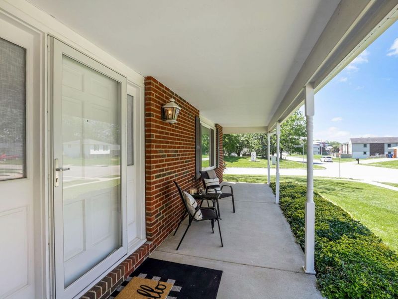 559 Waterbury Boulevard, Columbus, OH 43230 Photo 3