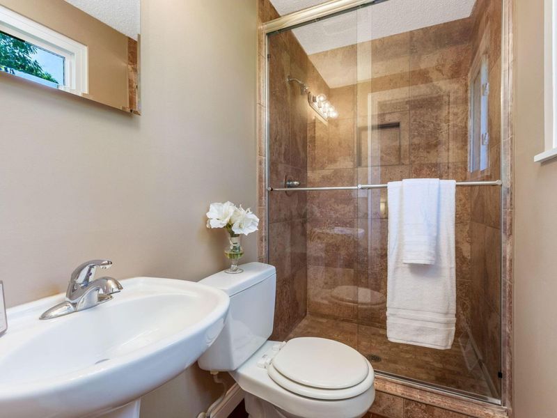 559 Waterbury Boulevard, Columbus, OH 43230 Photo 31
