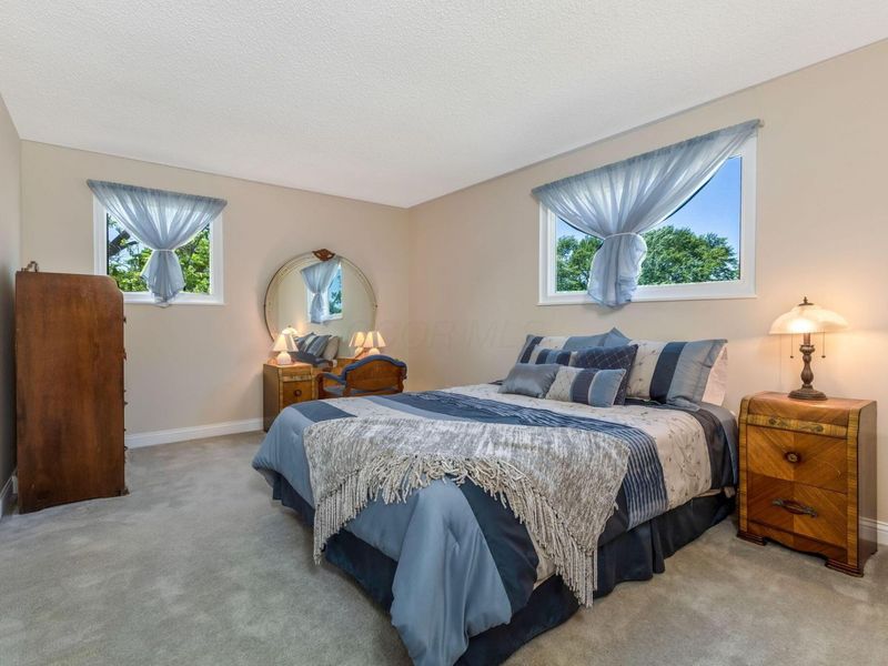 559 Waterbury Boulevard, Columbus, OH 43230 Photo 33