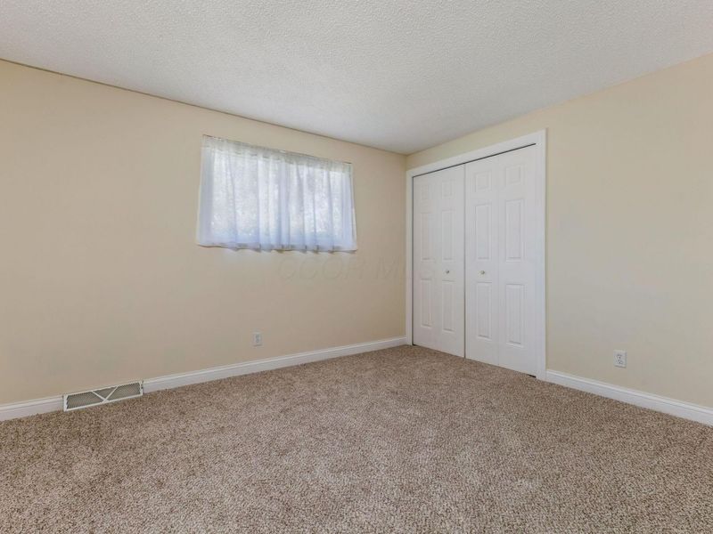 559 Waterbury Boulevard, Columbus, OH 43230 Photo 36