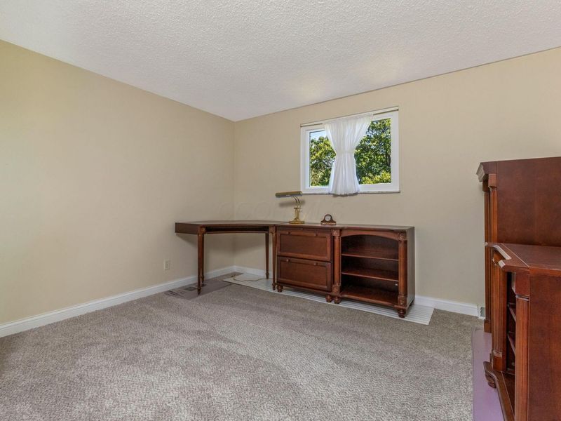 559 Waterbury Boulevard, Columbus, OH 43230 Photo 37