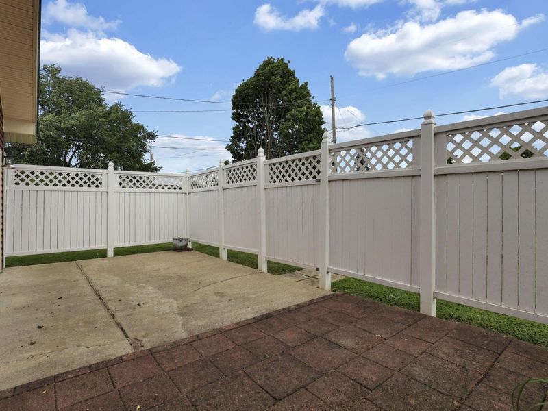 236 Fieldpoint Road, Heath, OH 43056 Photo 7