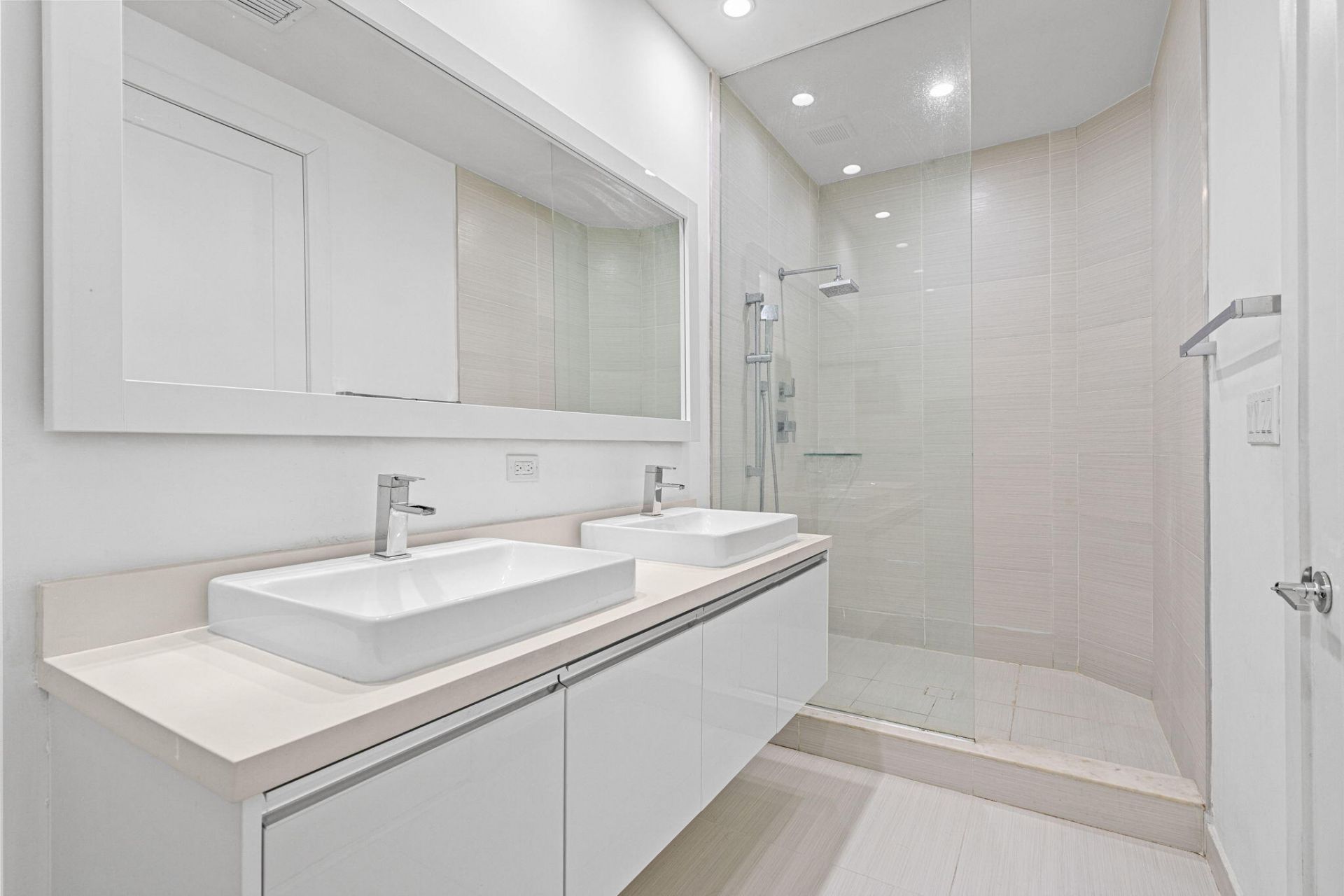 6310 NW 103rd Place, Unit 201, Doral, FL 33178 Photo