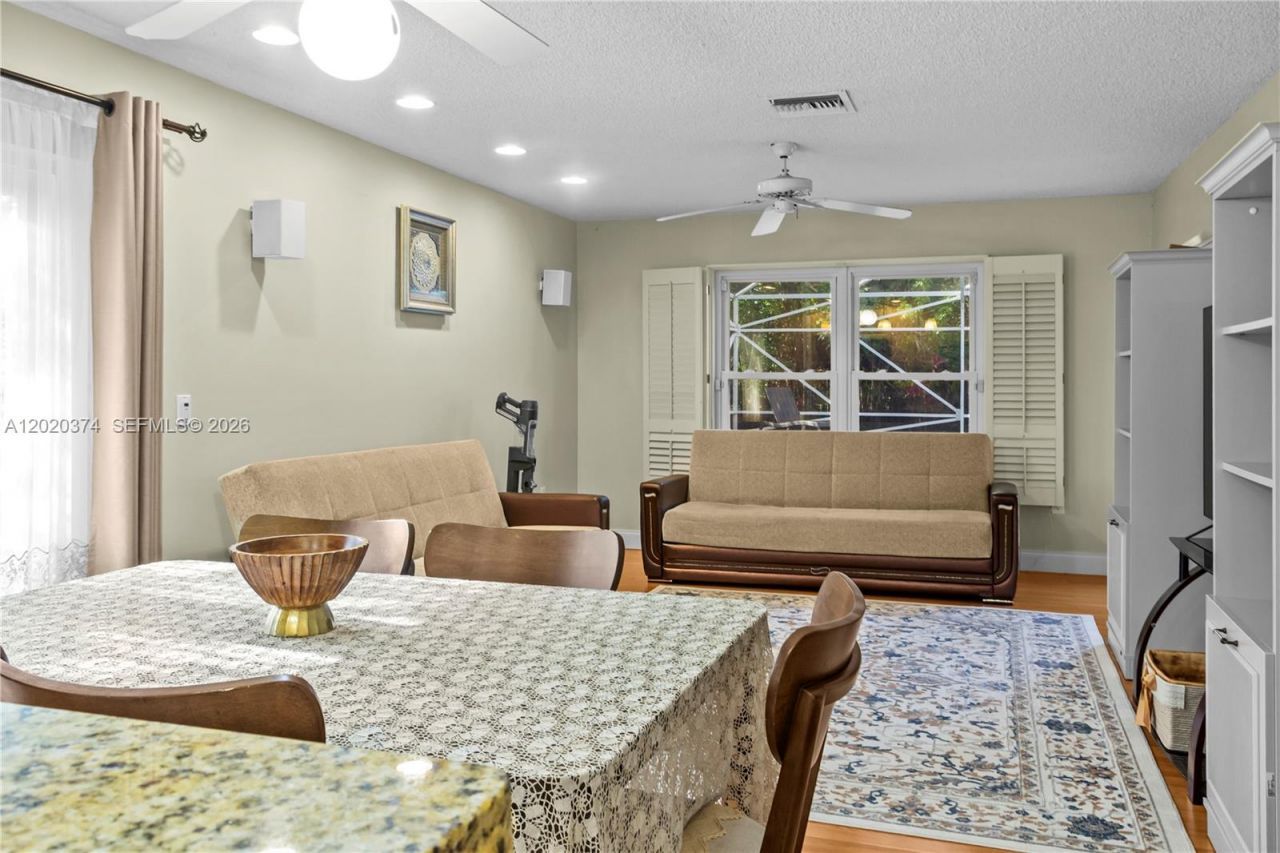 6885 NW 75th Pl , Parkland, FL 33067 Photo