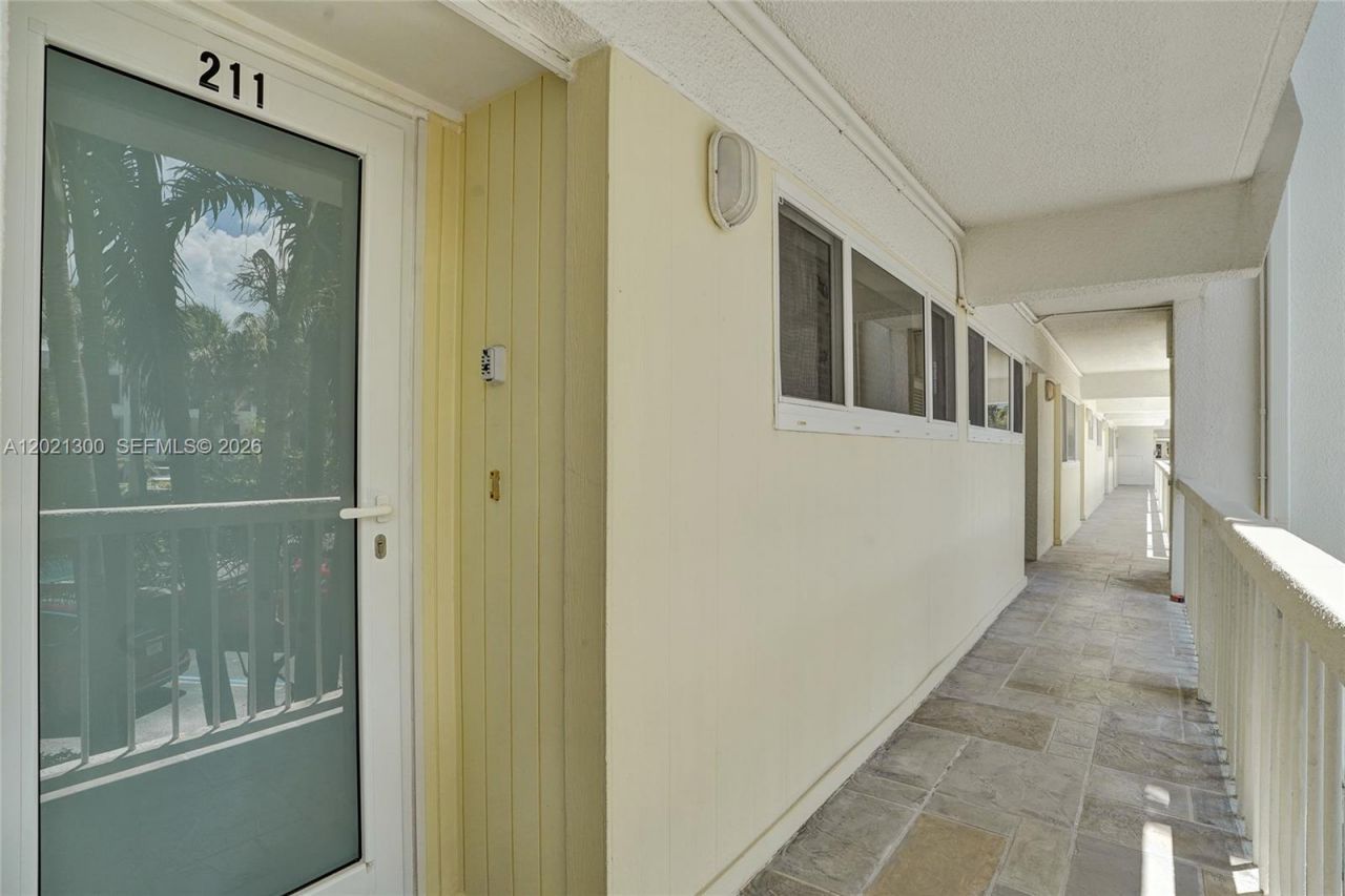 500 SE 21st Ave , Unit 211, Deerfield Beach, FL 33441 Photo