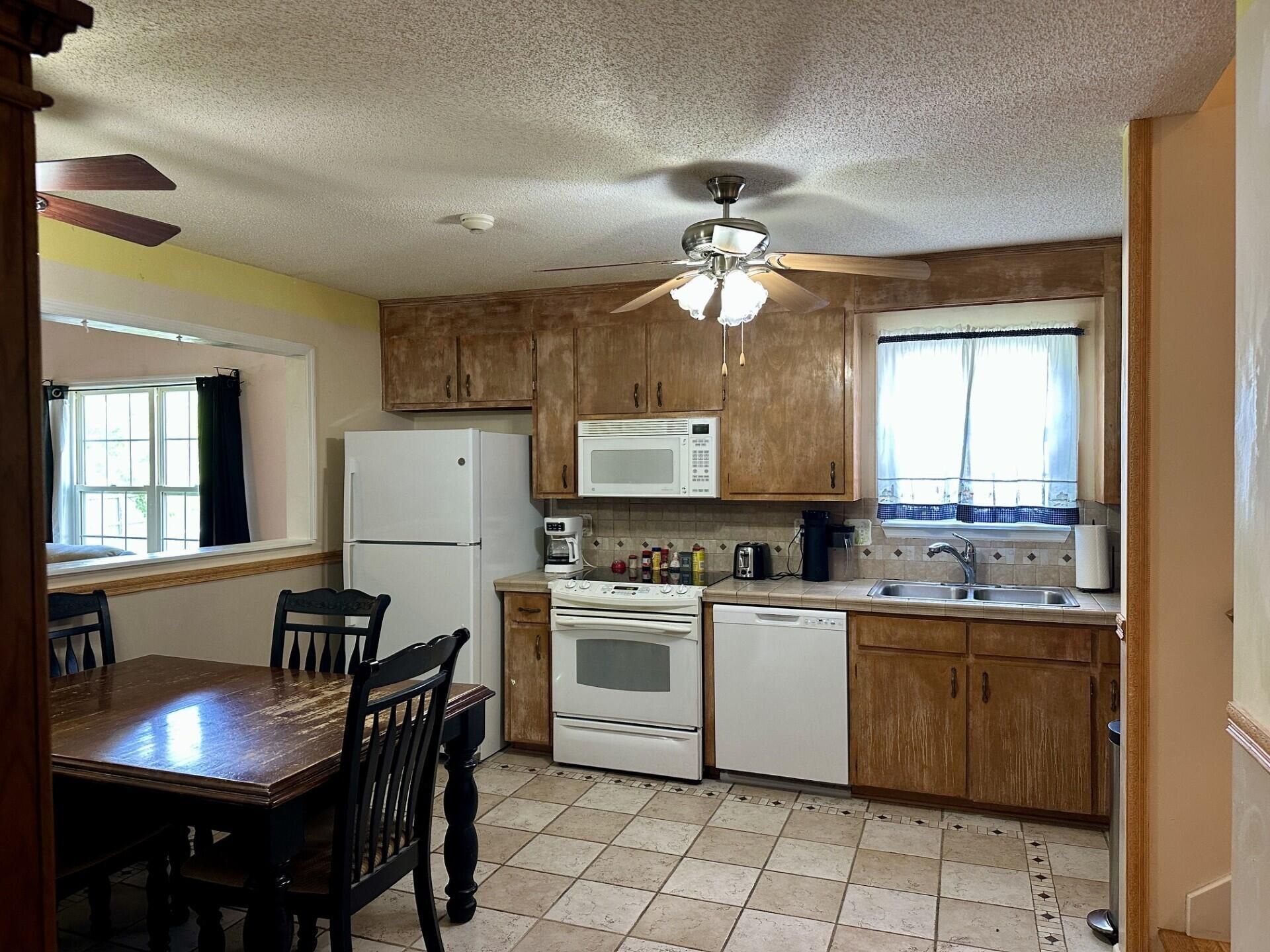 2215 Sawmill Trace Lane Photo 6