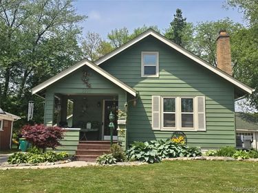 22911 Maple Avenue, Farmington, MI 48336