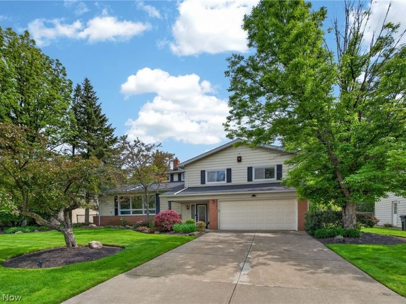 23420 Wendover Drive, Beachwood, OH 44122 Photo 2