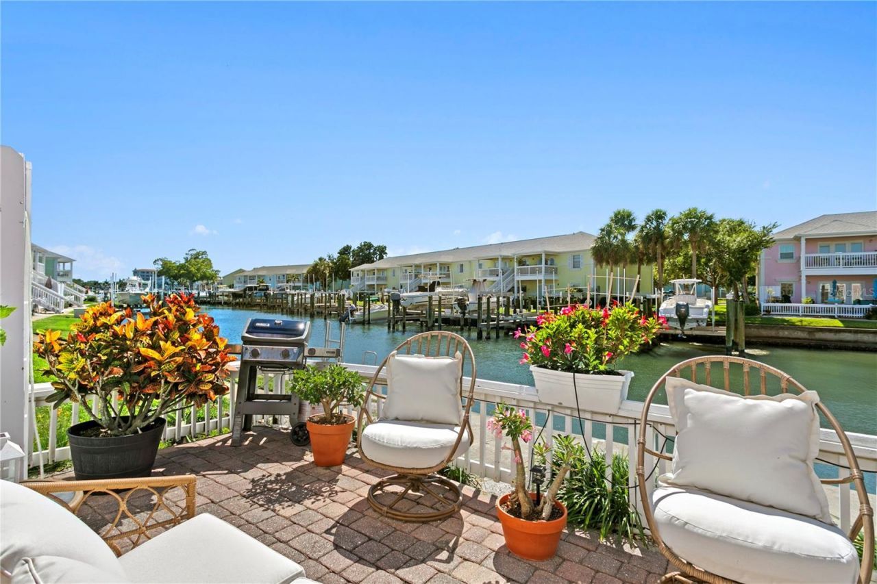 5175 Coquina Key Drive Se, Unit A, Saint Petersburg, FL 33705 Photo