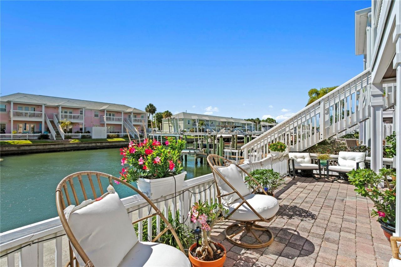 5175 Coquina Key Drive Se, Unit A, Saint Petersburg, FL 33705 Photo