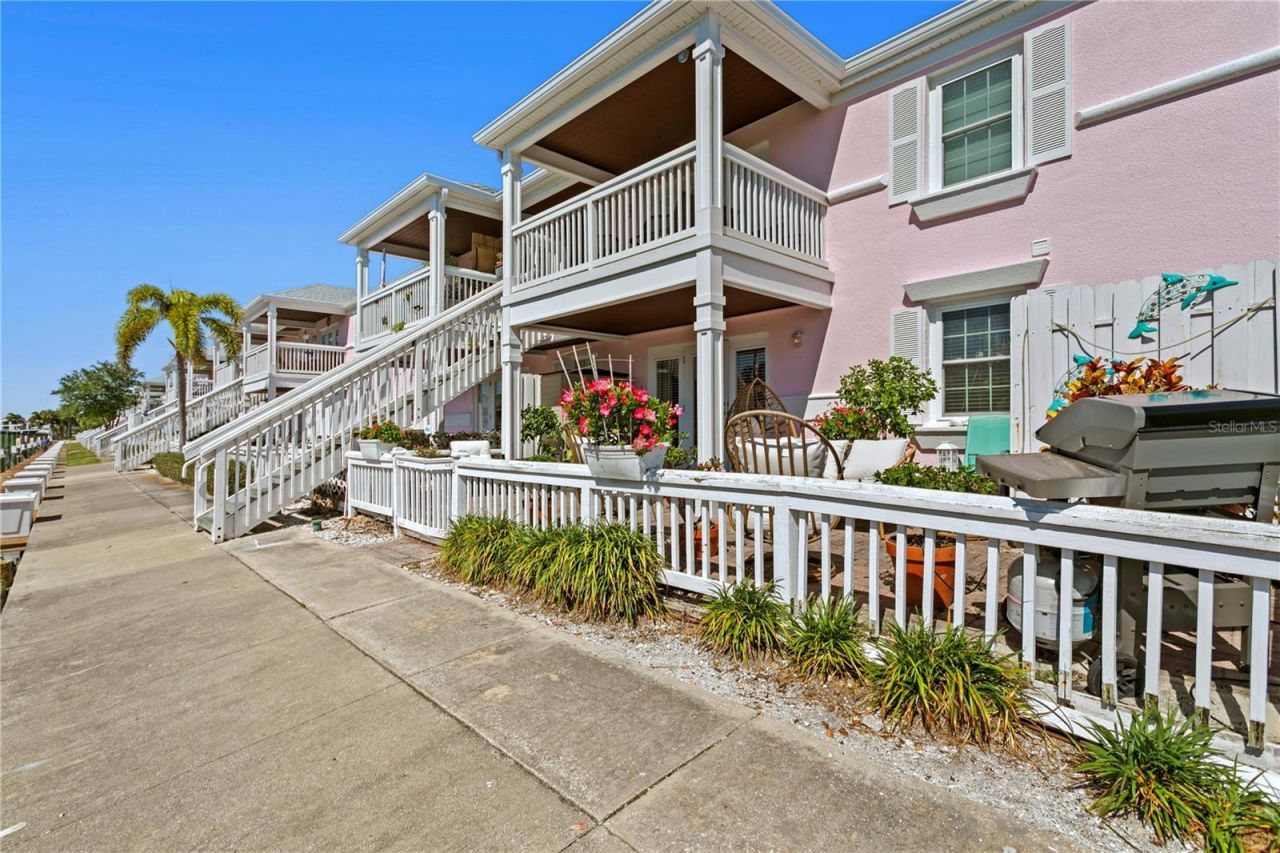 5175 Coquina Key Drive Se, Unit A, Saint Petersburg, FL 33705 Photo