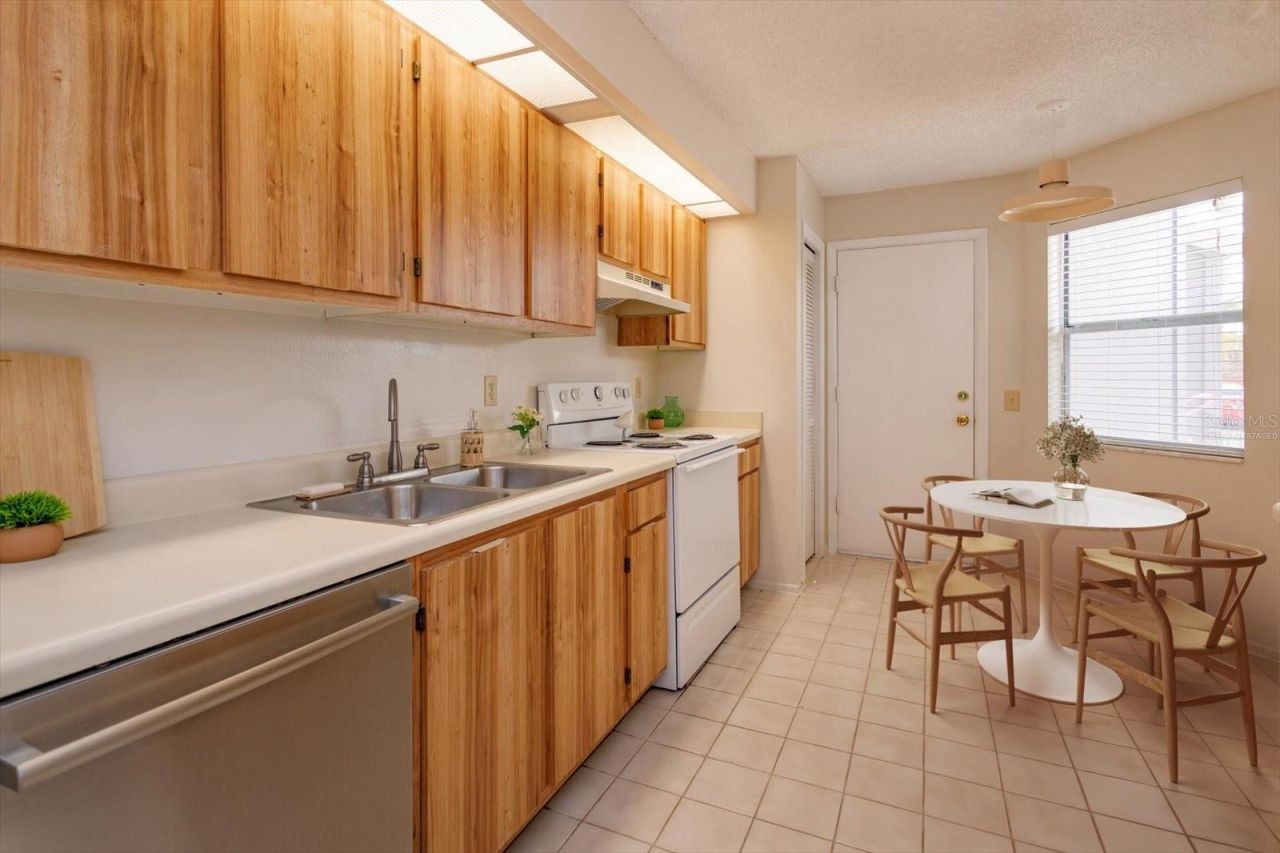 626 Red Oak Circle, Unit 106, Altamonte Springs, FL 32701 Photo