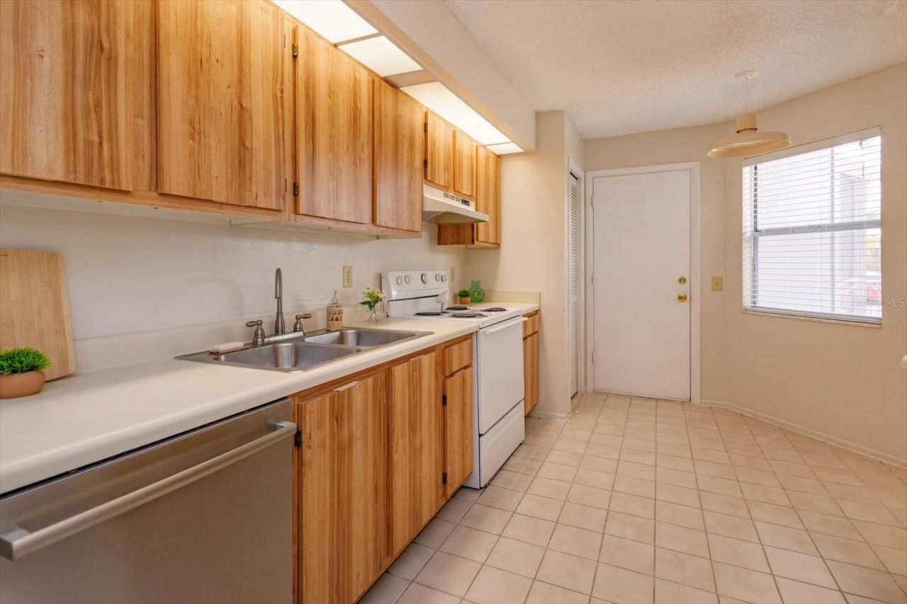 626 Red Oak Circle, Unit 106, Altamonte Springs, FL 32701 Photo
