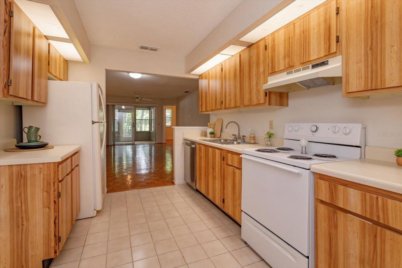 626 Red Oak Circle, Unit 106, Altamonte Springs, FL 32701 Photo