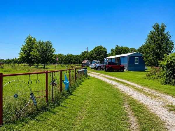 504 Cheaney Road, Valley View, TX 76272