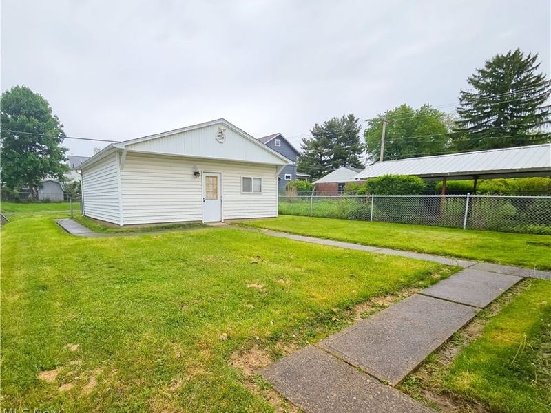 1423 26th Street NW, Canton, OH 44709 Photo 4