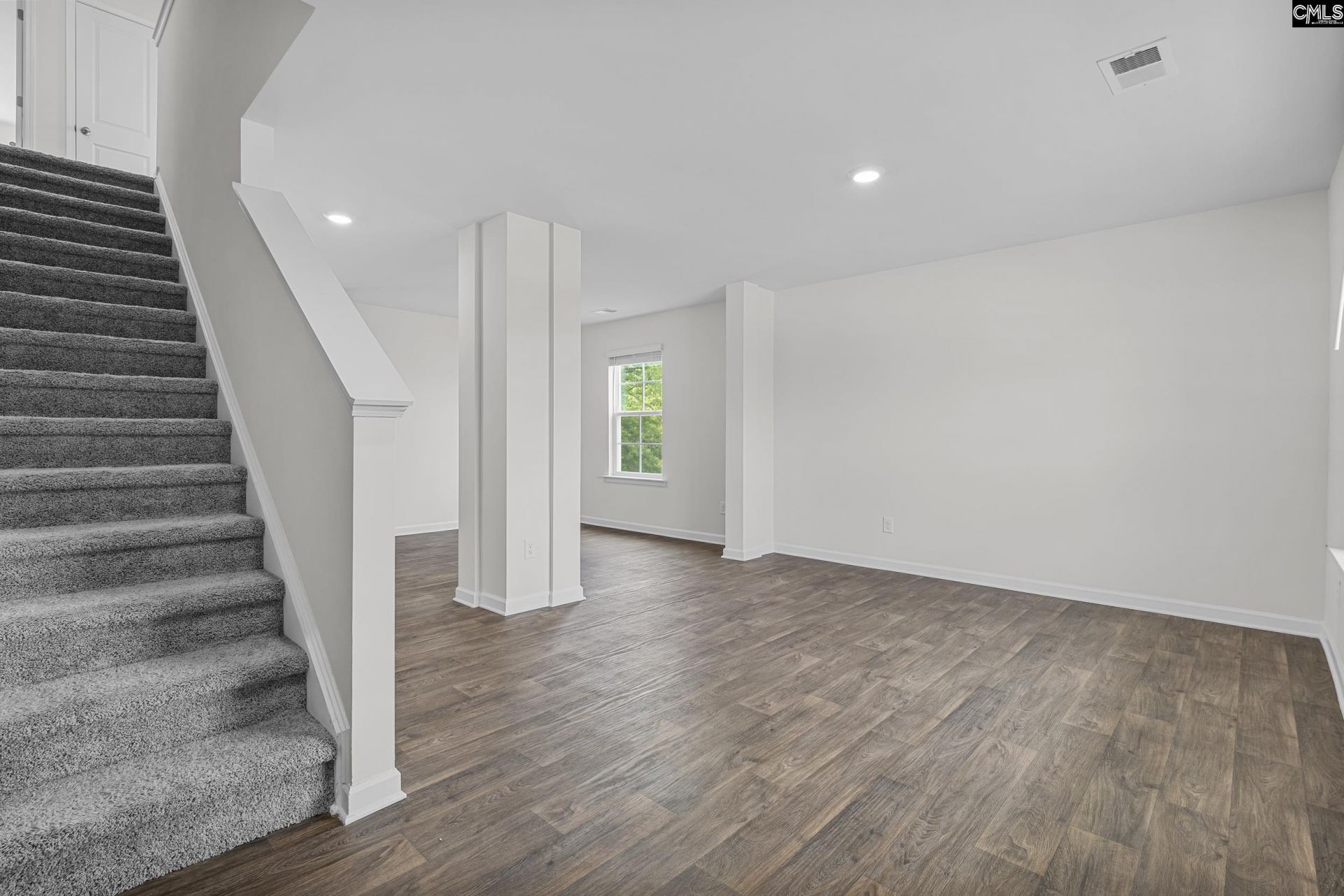 108 Woodmere Drive  Photo 4