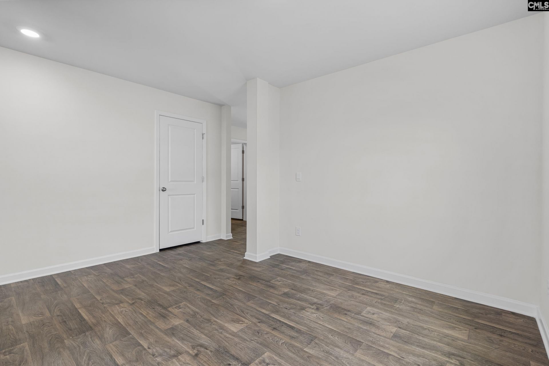 108 Woodmere Drive  Photo 7