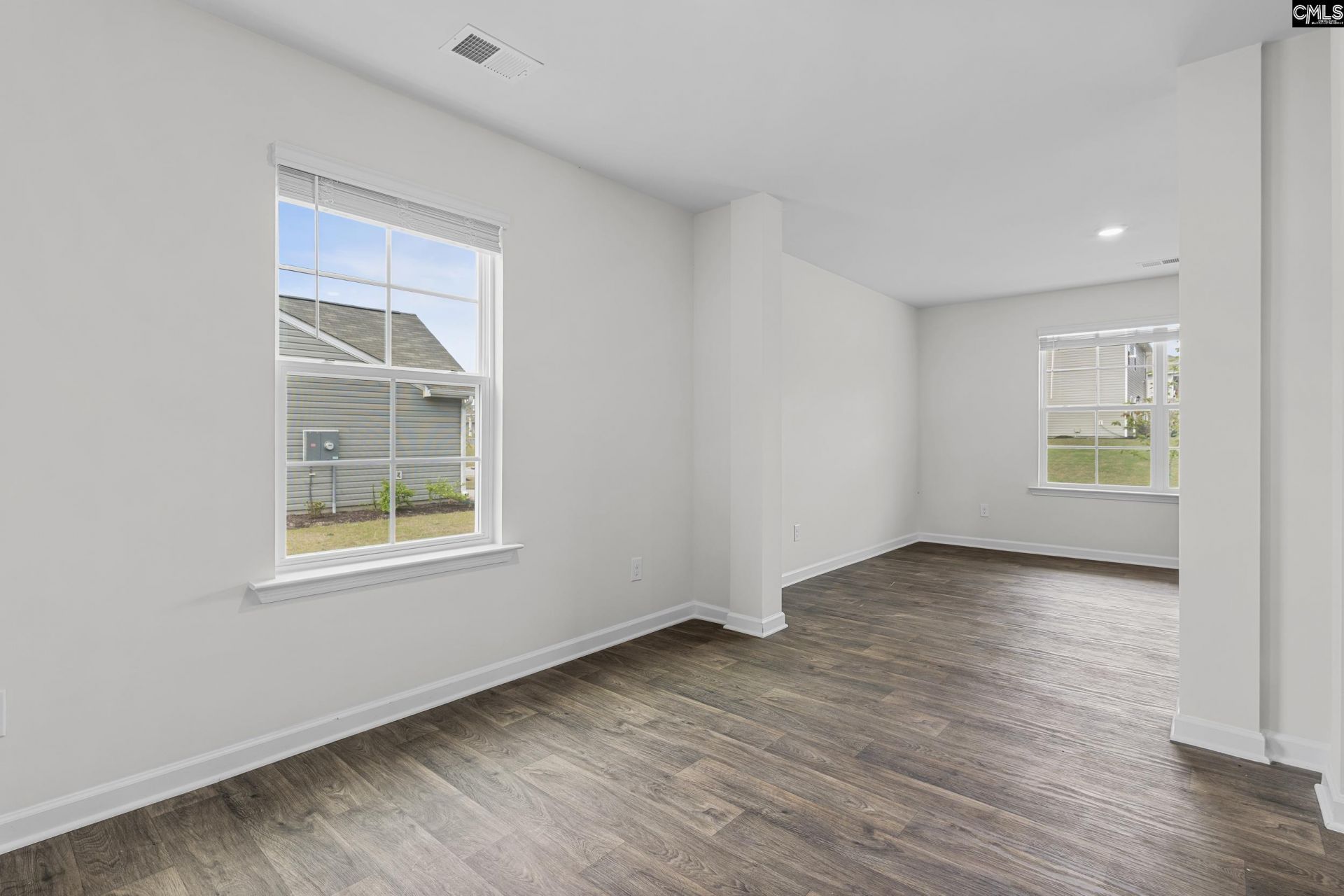 108 Woodmere Drive  Photo 8