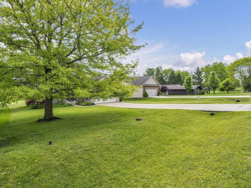 850 Fairway Drive, Howard, OH 43028 Photo 7