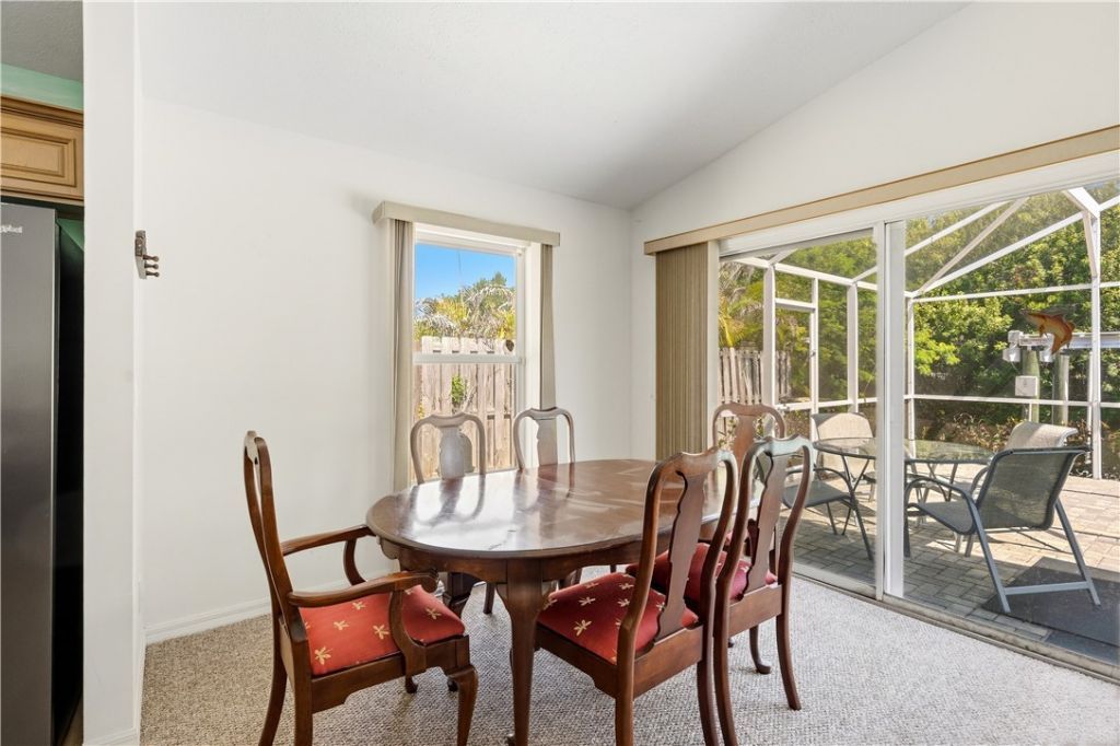 212 14th Place, Vero Beach, FL 32960 Photo