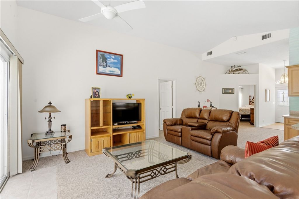 212 14th Place, Vero Beach, FL 32960 Photo