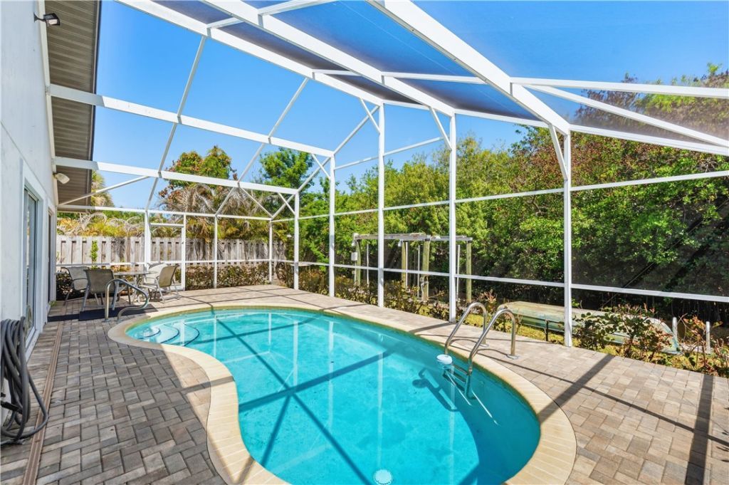 212 14th Place, Vero Beach, FL 32960 Photo
