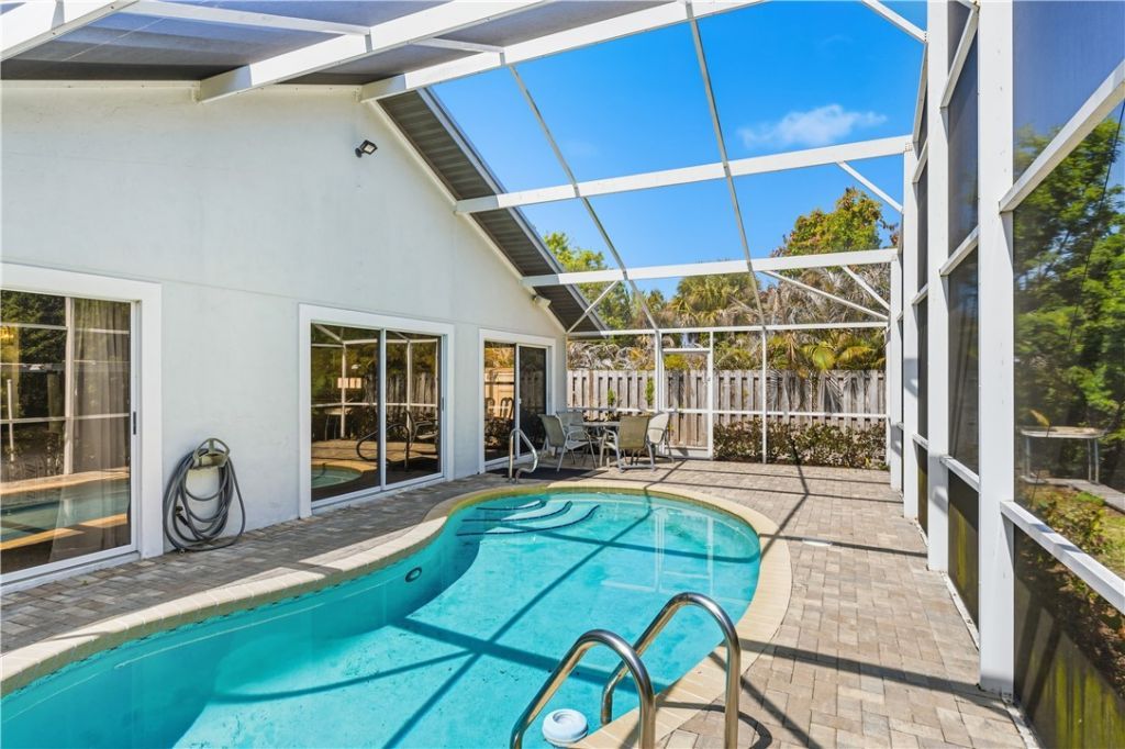 212 14th Place, Vero Beach, FL 32960 Photo