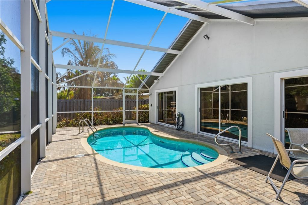 212 14th Place, Vero Beach, FL 32960 Photo