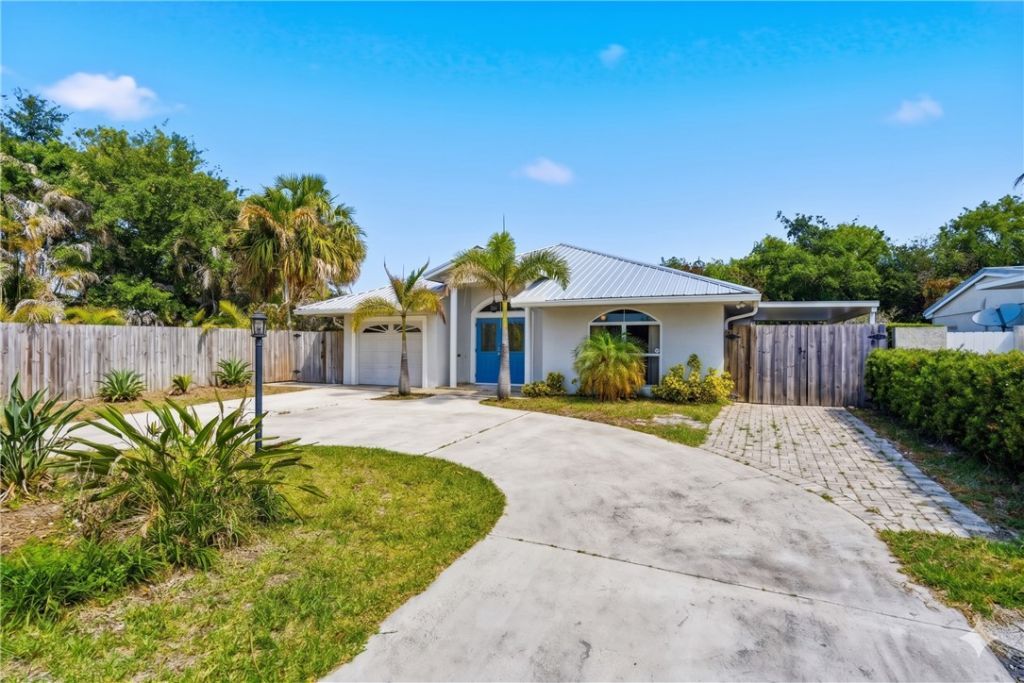 212 14th Place, Vero Beach, FL 32960 Photo