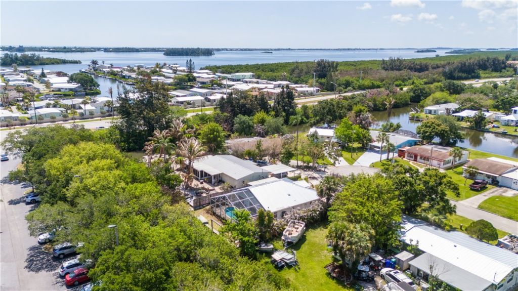 212 14th Place, Vero Beach, FL 32960 Photo
