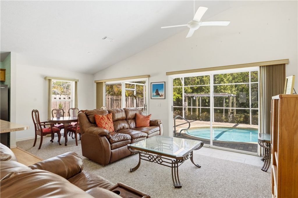212 14th Place, Vero Beach, FL 32960 Photo