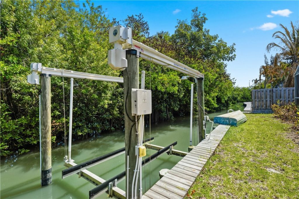 212 14th Place, Vero Beach, FL 32960 Photo