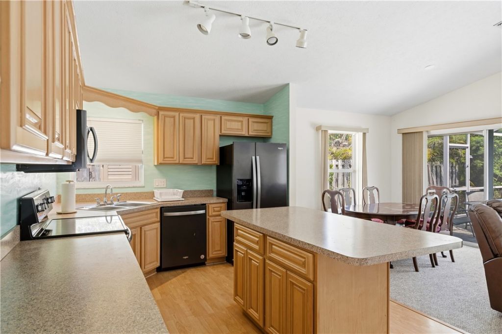 212 14th Place, Vero Beach, FL 32960 Photo