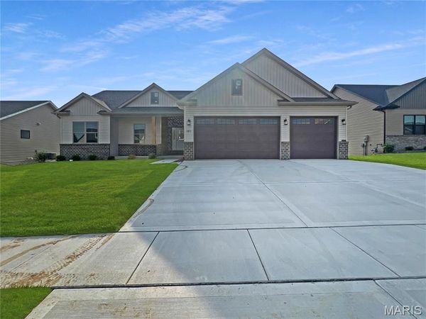 1831 Wellington Lane , Maryville, IL 62062