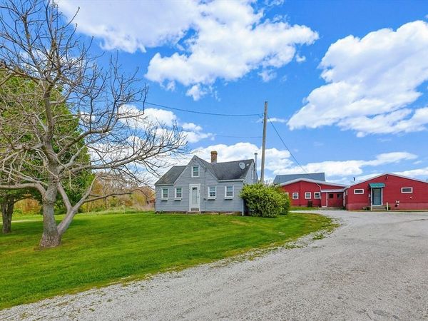 272 Pine Hill Rd, Westport, MA 02790