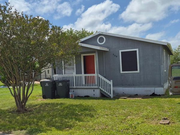 468 W Washington (2 lots) ST, Giddings, TX 78942