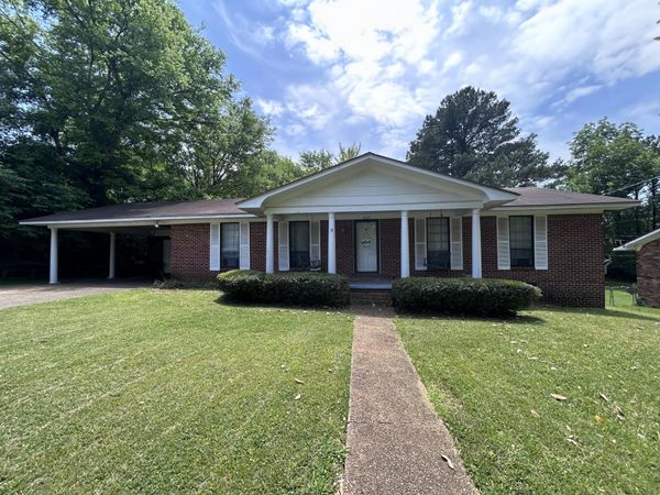 1007 Eisenhower Dr., Tupelo, MS 38801