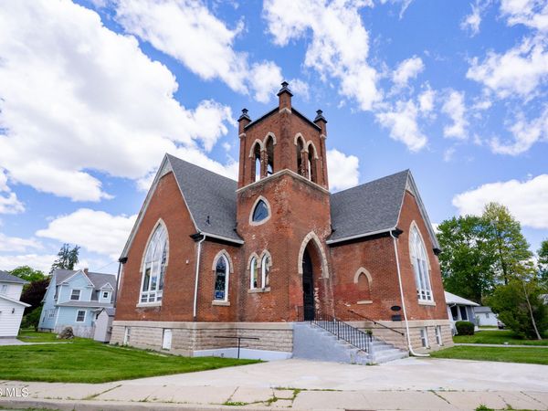 600 Division Street , Defiance, OH 43512
