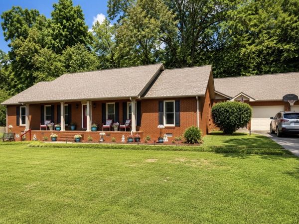 2117 Safe Haven Cir , Estill Springs, TN 37330