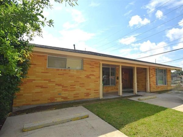 2001 ATHANIA Parkway, Metairie, LA 70001